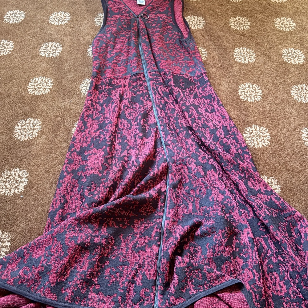 Carmen Marc Valvo Red and Black Jumper Dress